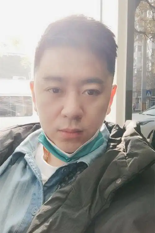 德云社大哥冯照洋连续发文引发粉丝热议这事不能怪轩轩了