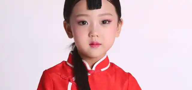 小美妞徐金慧演绎民歌《沂蒙山小调》《九儿》等