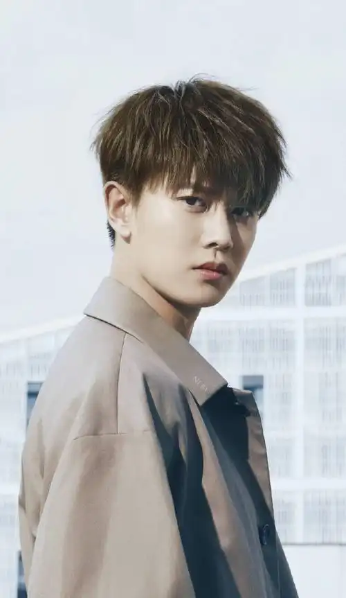 10张必收藏的任嘉伦高清手机壁纸