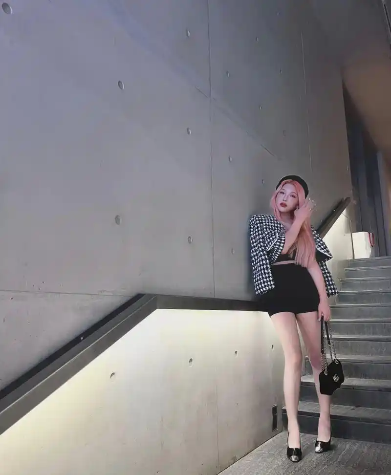 疑似蔡徐坤女朋友 - 抖音