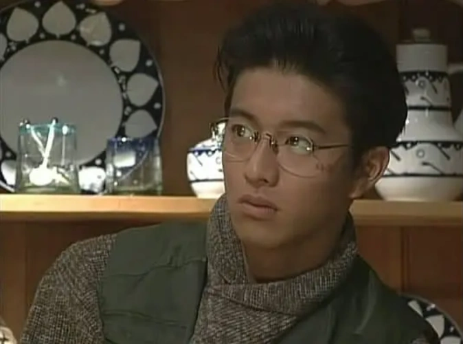 尽管如此,木村拓哉还是在1993年凭借《爱情白皮书》里的配角走红,主角