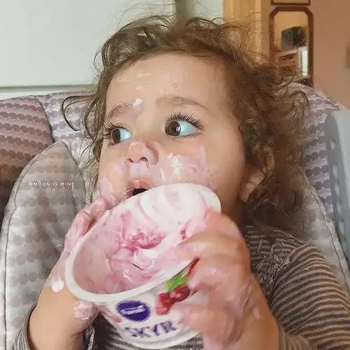 超萌大眼萝莉走红ins逆天睫毛羡煞网友啊啊啊又想骗我生孩子