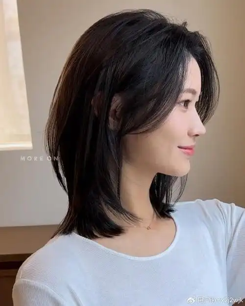 2024新时尚发型来了,利落个性还瘦脸,越来越多女性这样剪