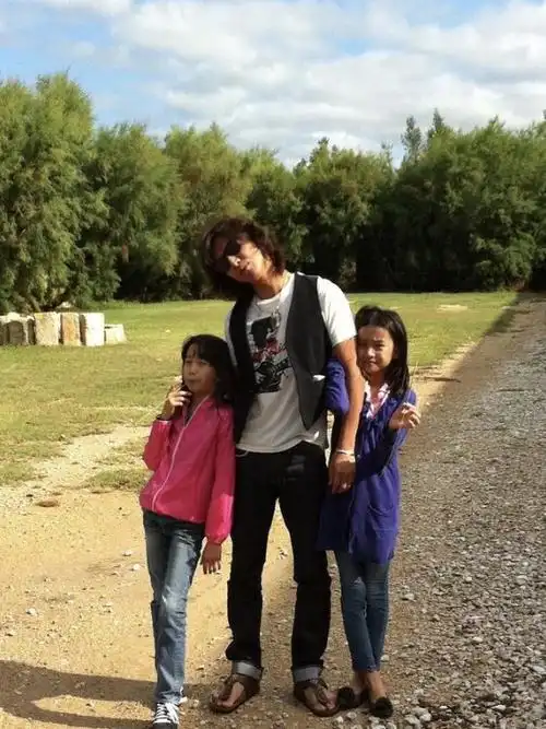 木村拓哉罕晒日常生活照妻子工藤静香被宠成小公主太恩爱了吧