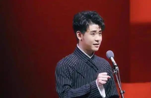 张云雷为什么连续两届钢丝节都表演同一个节目?_郭德纲_徒弟_歌词