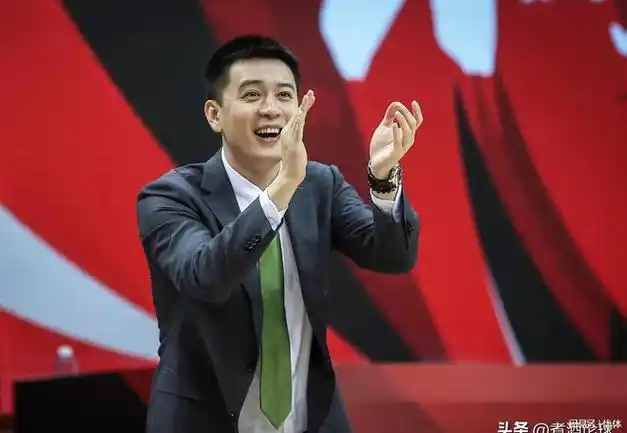 遗憾至极辽宁男篮杨鸣和乌戈均无缘最佳教练新疆队邱彪捡漏