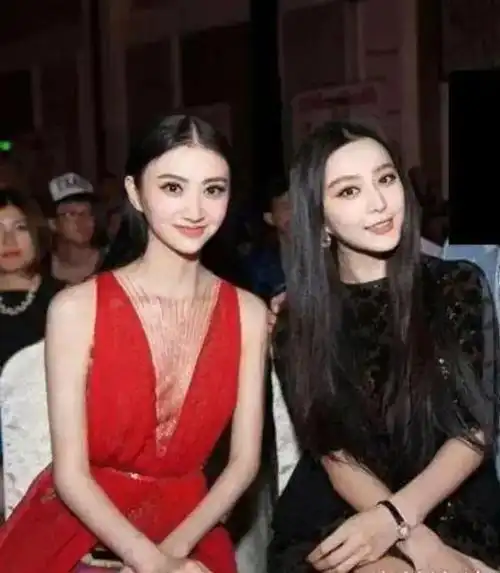 和张柏芝这样的大牌相比,景甜的身高身材不比张柏芝差,甚至有过之而无