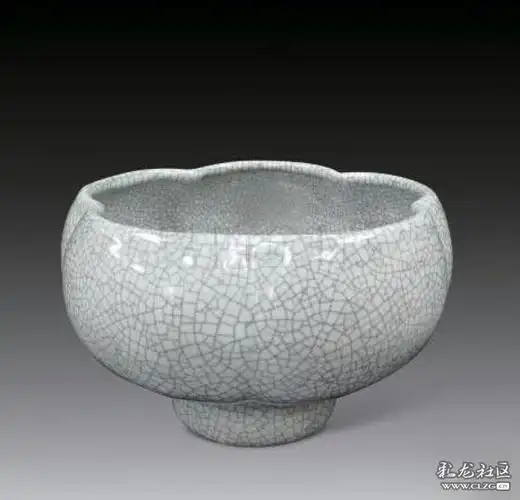 趣说"宋哥窑"的典型艺术特征与馆藏真品图片欣赏