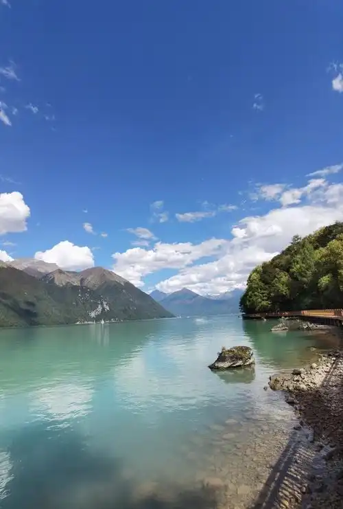蓝天白云绿水青山