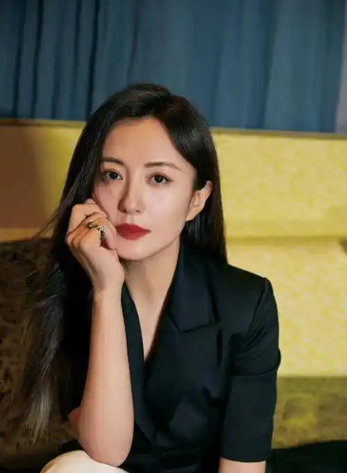 杨童舒:在剧组意外怀孕,低调生子,老公不是于和伟_爸爸_婆婆_朋友家