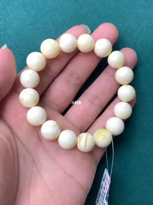 帮忙看看这串白蜜蜡