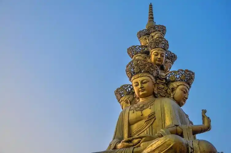 峨眉山为普贤菩萨道场由来四川 峨眉山   普贤菩萨道场,是中国四大