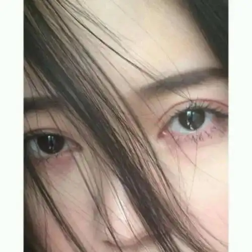 女生头像眼神杀