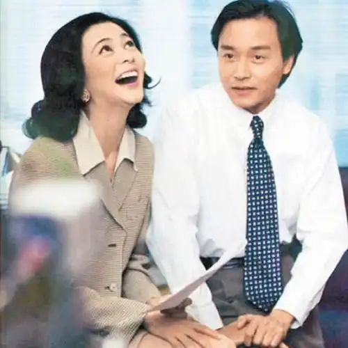 张国荣去世13周年 关之琳晒往昔合影怀念_娱乐资讯_娱乐频道__中国青