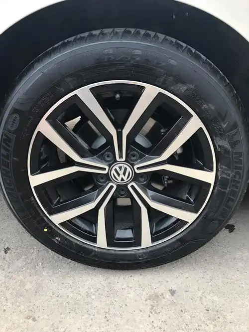 迈腾b8尊贵原厂17寸轮毂出售