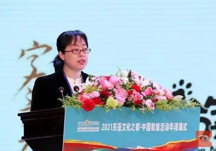 日本北九州市市长北桥健治,韩国顺天市市长许锡,绍兴市政府副市长胡敏