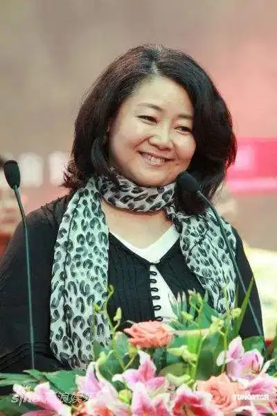 萨日娜丈夫潘军:为成全妻子事业甘当家庭煮夫,平淡生活仍甜蜜