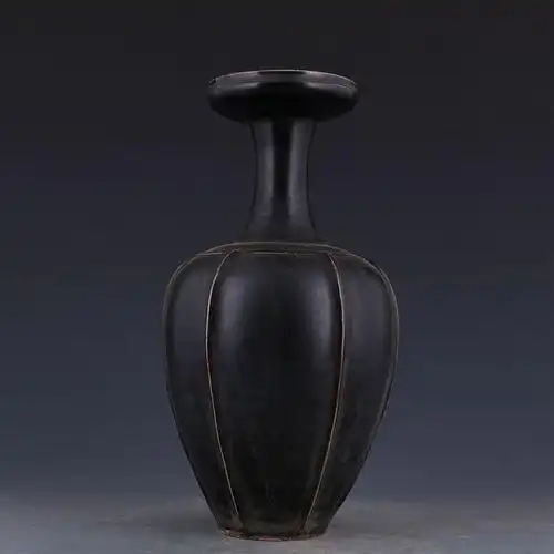 宋定窑黑釉盘口瓶