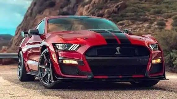 目前野马蝰蛇gt500的进口价格在120万以上,由于这款车没有引入国产