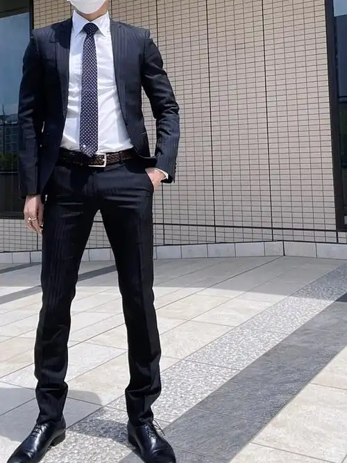 西装皮鞋樱花之后