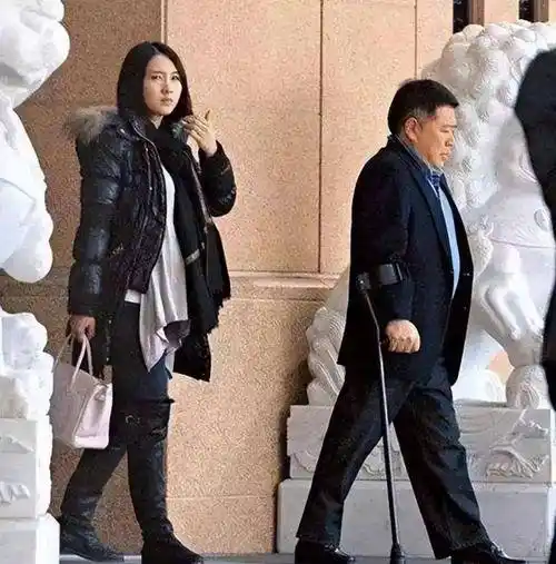 黎姿,嫁残疾富豪,她用14年终于证明自己:我没错