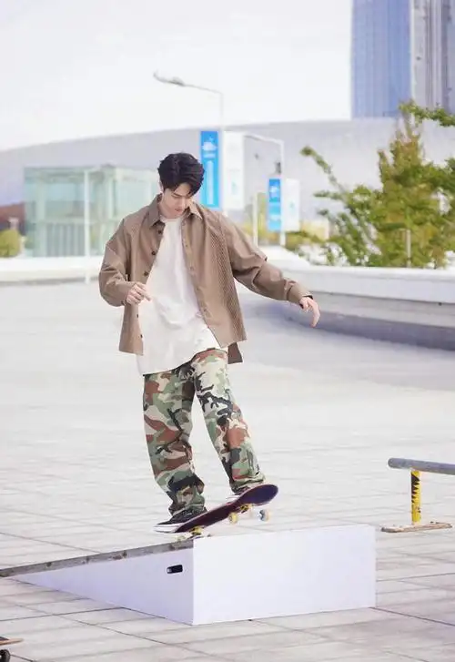 240129 全能偶像王一博:不止于颜值,多才多艺引领风潮|滑板|乐器|天天