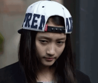 关晓彤生气搞怪瞪gif动图_动态图_表情包下载_soogif