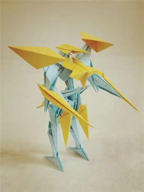 看大神用纸折出精致机甲不花一分钱!