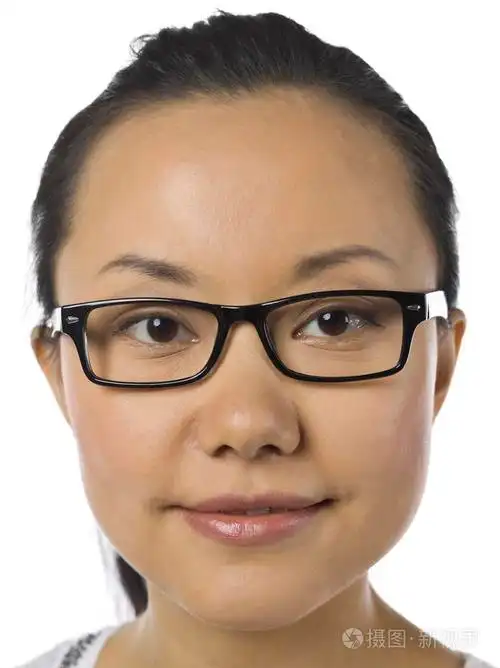 亚洲女孩戴眼镜