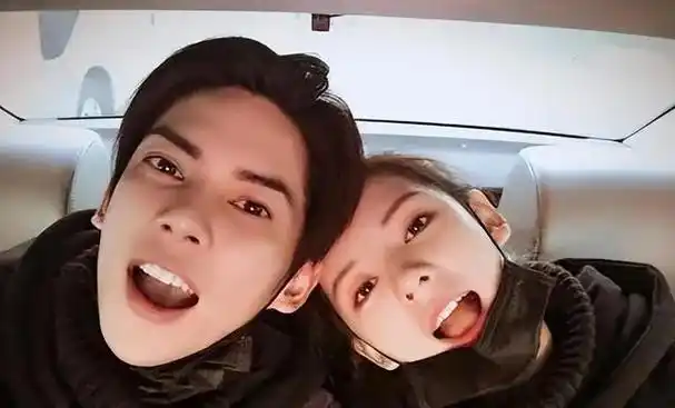 张予曦的感情经历并不顺利,她实在是备受折磨.