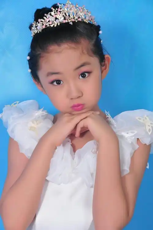 小妞九岁生日照片