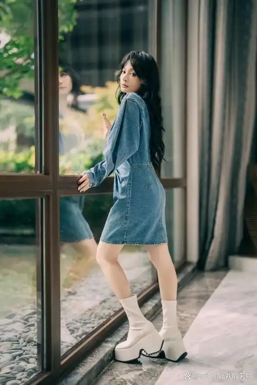 最近两年才知道她叫詹雯婷的,毕竟以前都是叫faye.