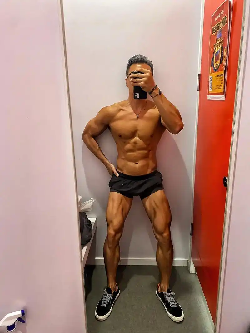 《明臻的低脂生活》每天早上dou音直播训练过程,dou音号: - 抖音