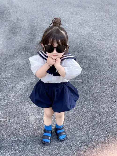 2岁宝宝穿学院风好可爱