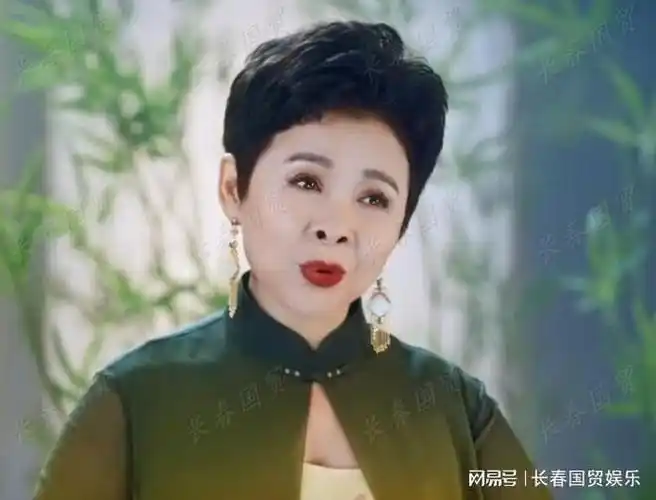 61岁董文华近照曝光久未露面容颜未改