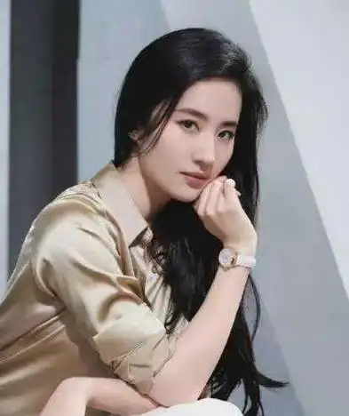 看完一部又一部的爱国电影,都以为是中国人演的,翻开演员个人资料原来