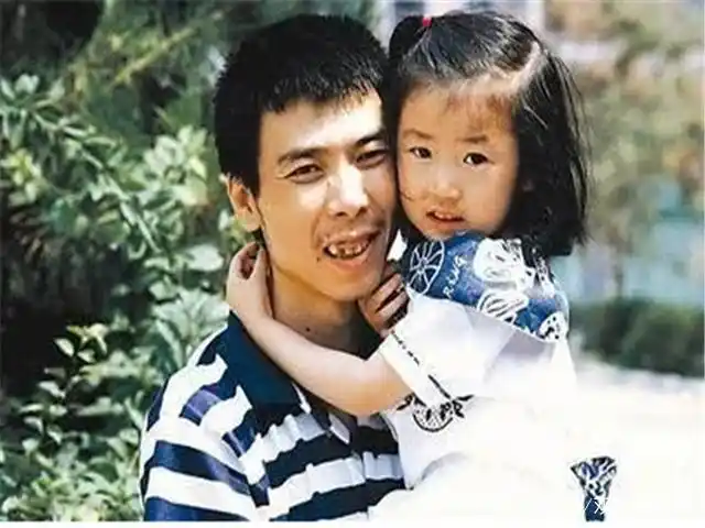 天生有缺陷的星二代倪萍的儿子冯小刚的女儿竟有杨幂