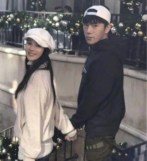 伊能静和秦昊的相爱相杀一个矫情一个专治矫情