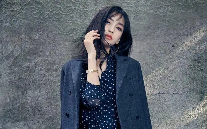 angelababy街拍图片高清电脑桌面壁纸