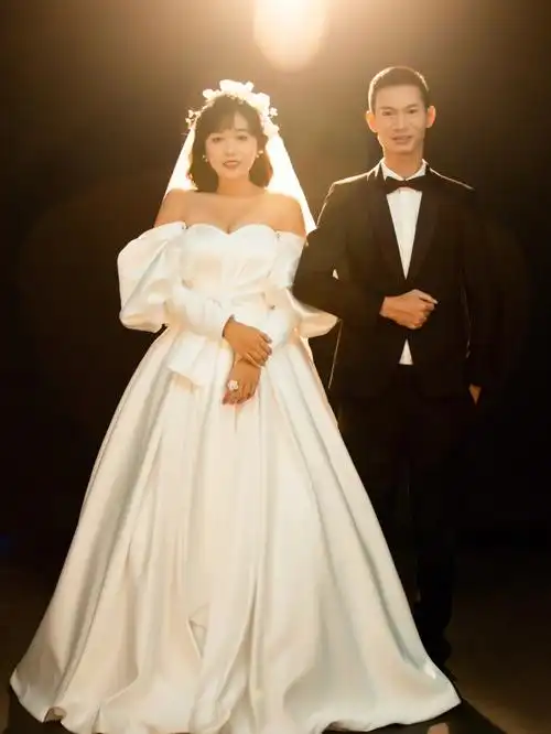 婚纱照普通温馨78