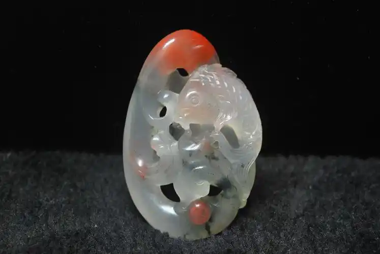 桂林鸡血玉石玉坠吊坠天然挂件男女款镂空精雕