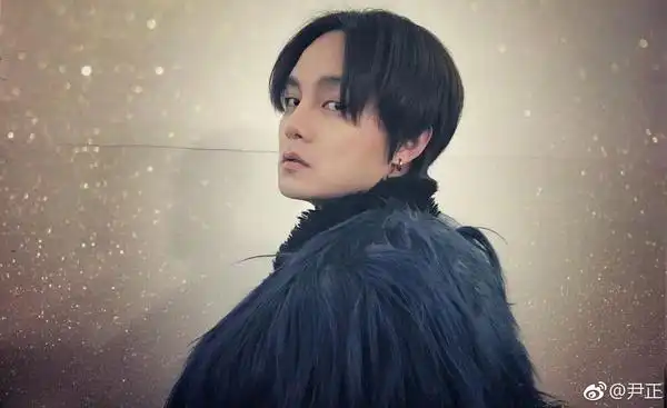 来看尹正早期靓照