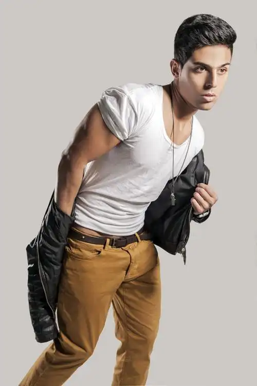 脱衣服的帅哥图片素材下载(图片id:409146)_-男性男人-图片素材_ 集