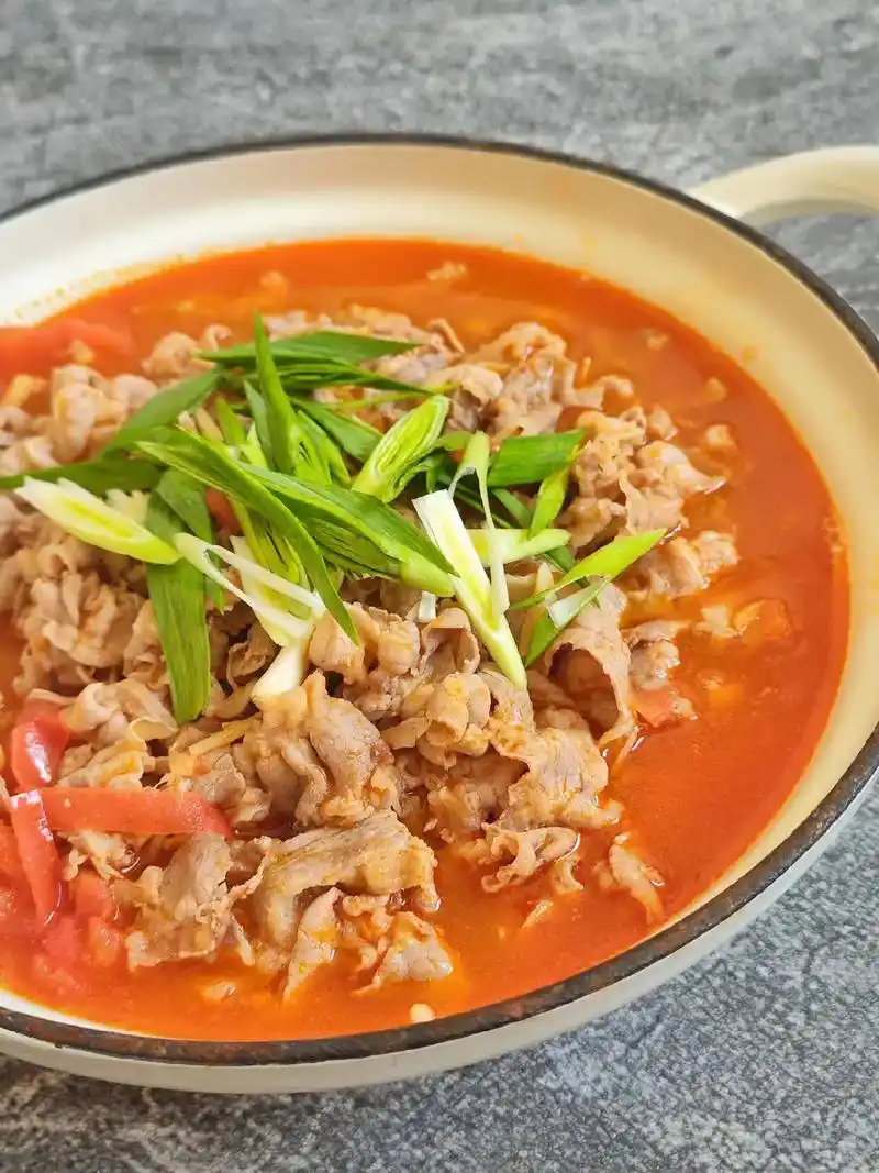 贵州红酸汤做酸汤肥牛好吃的不得了,肥牛我先焯水是 - 抖音