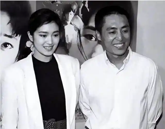 回顾张艺谋原本打算与巩俐结婚结果被一个男人搅散了