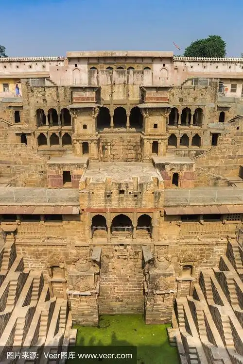 地下宫殿,台阶,正面视角,井,深的