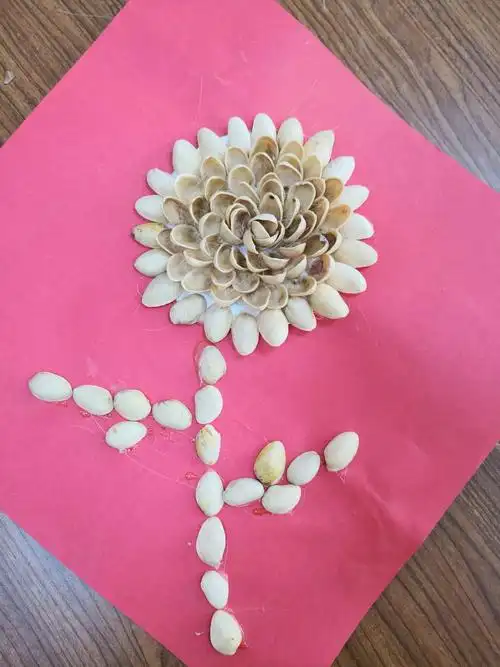 习勤居委垃圾分类变废为宝亲子手工活动——果壳的艺术