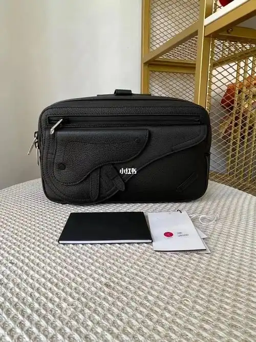 迪奥黑色全皮男包