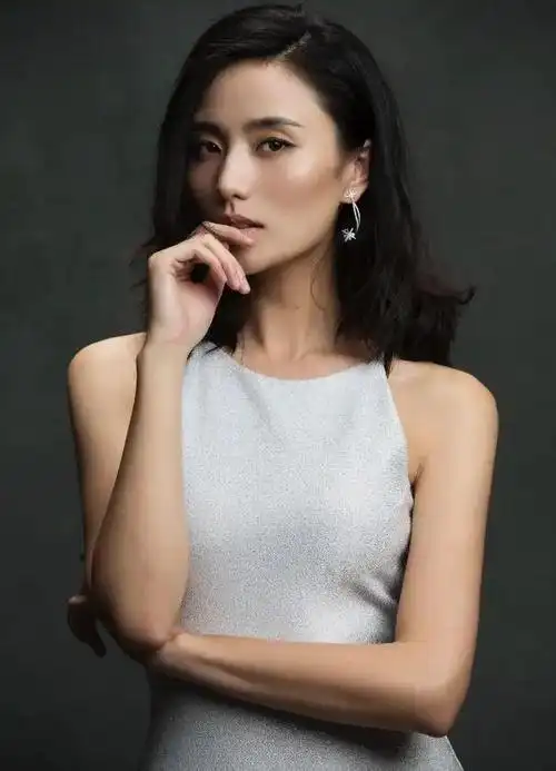 嫁给李亚鹏2年后,海哈金喜频遭吐槽:到底是"捞女"还是