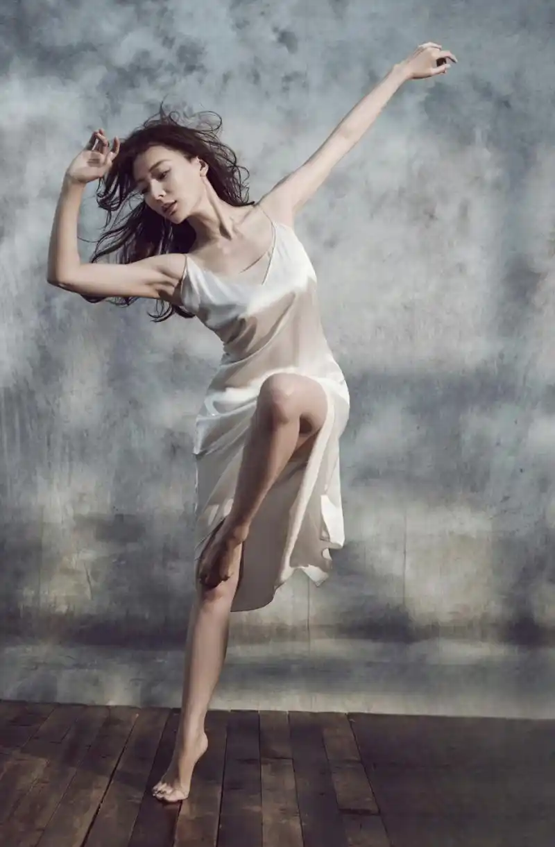 陈数  曼妙舞姿秀出美腿玉足[嘘]